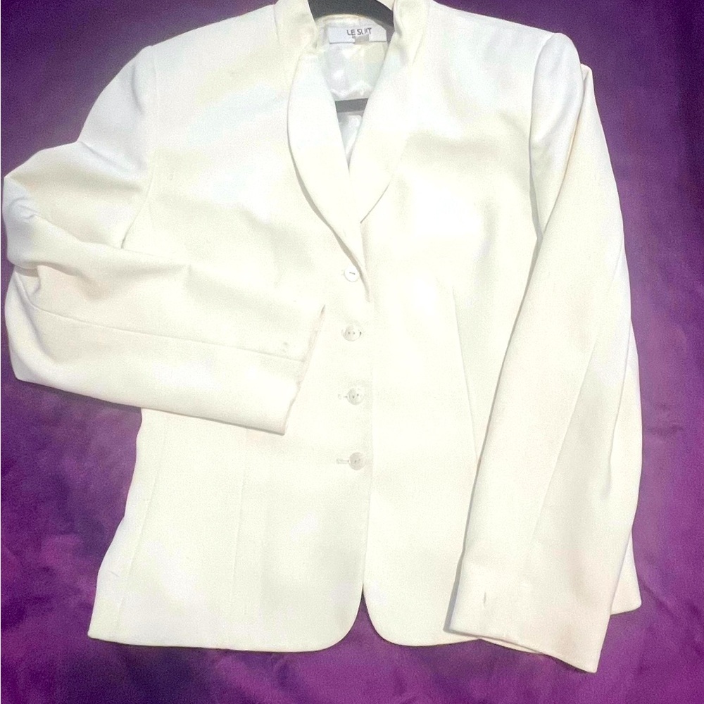 White Le Suit Essentials business jacket, Long sleeve, tailored work jacket
